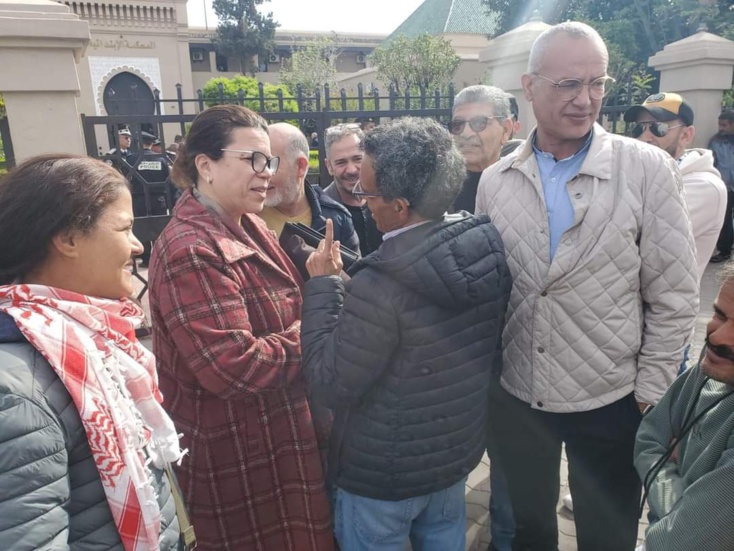 نشطاء يحتجون بعد منعهم من ولوج المحكمة بمراكش